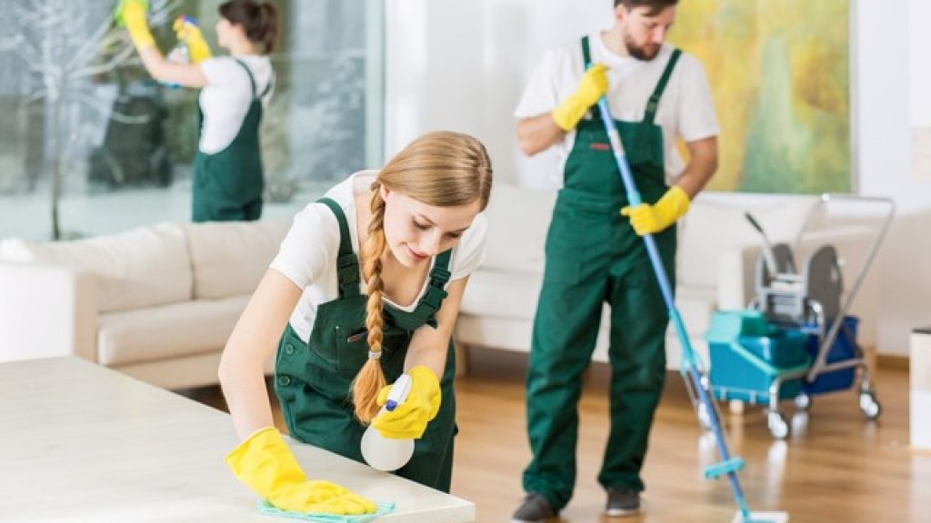 Do you know you can make over $1000 a month from cleaning houses? Believe it! We are going to show you the steps to take to cash in on cleaning houses, plus a couple of tips for best practice.